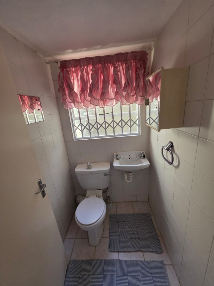 4 Bedroom Property for Sale in Wavecrest Eastern Cape